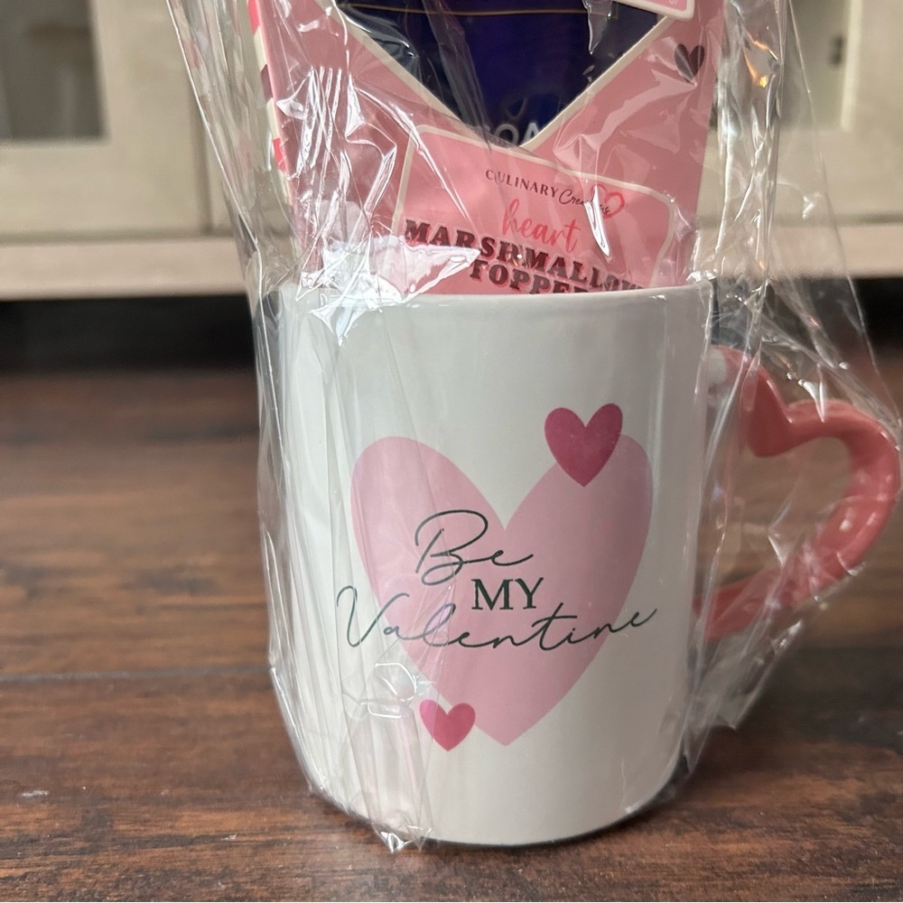Valentine's Heart Mug with Ghirardelli Hot Cocoa Mix - Picture 2 of 10